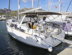 Sailing boat Oceanis 38 for rent in Port de Pollenca town