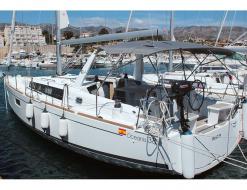 Sailing yacht Oceanis 381 available for charter in Barcelona