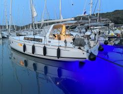 Segelboot Oceanis 381 Yachtcharter in Pula