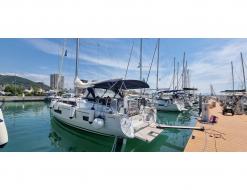 Sailing boat Oceanis 40 for rent in Portisco