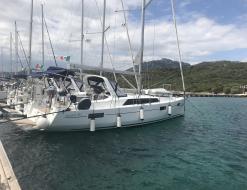 Yacht Oceanis 411 for rent in Portorosa