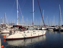Sailing yacht Oceanis 411 Clipper for hire in Athens