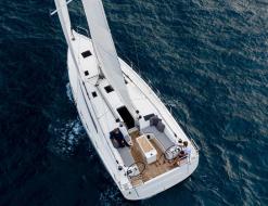 Sailing yacht Oceanis 42.3 for hire in English Harbour Town