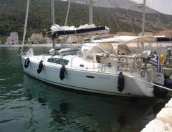 Sailing yacht Oceanis 43 available for charter in Athens