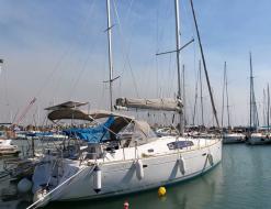 Sailing yacht Oceanis 43 available for charter in Kallithea