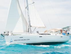 Sailing yacht Oceanis 43 for hire in Nieuwpoort