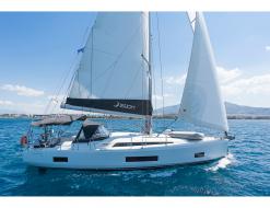 Sailboat Oceanis 46.1 for rent in Alimos Marina Kalamaki