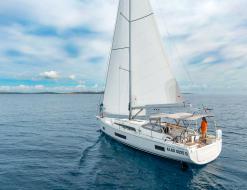 Sailboat Oceanis 46.1 for rent in Cannigione