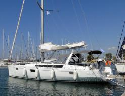 Sailing boat Oceanis 48 for hire in Airlie Beach