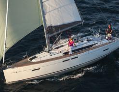 Yacht Sun Odyssey 419 for rent in Baie Sainte Anne