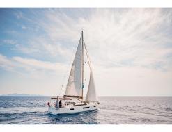 Segelyacht Sun Odyssey 440 chartern in Yachthafen von Lavrio