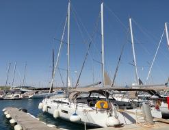Sailing yacht Sun Odyssey 440 for charter in Skiathos
