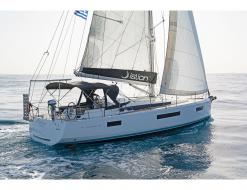 Yacht Sun Odyssey 440 available for charter in Athens