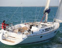 Segelyacht Sun Odyssey 44i Yachtcharter in Hafen von Crouesty