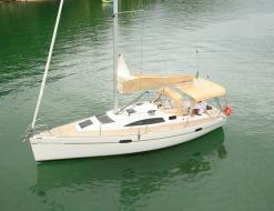 Yacht Wind 34 for hire in Paraty