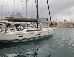 Yacht X 4.3 for hire in Toulon