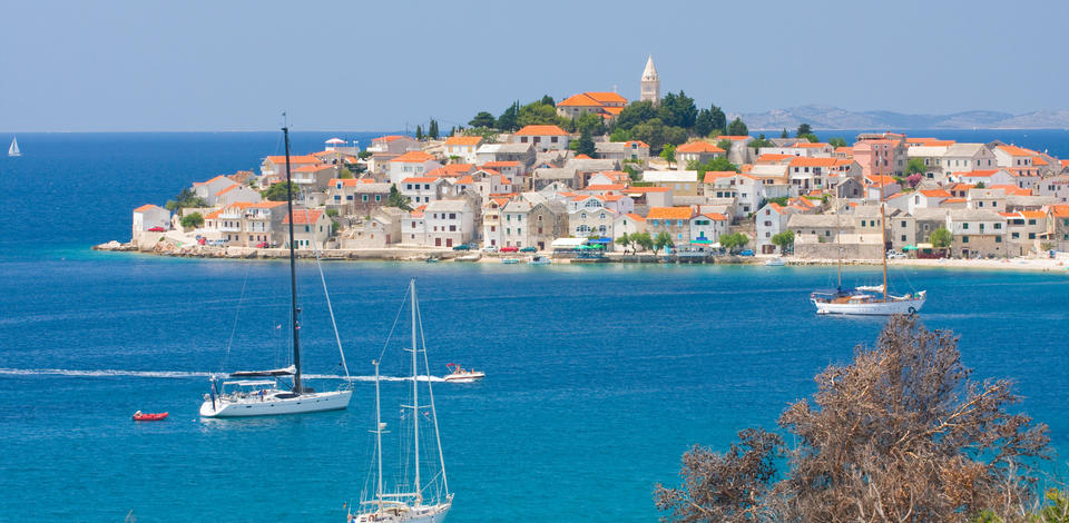 Boat rental and yacht charter | Yachtico.com