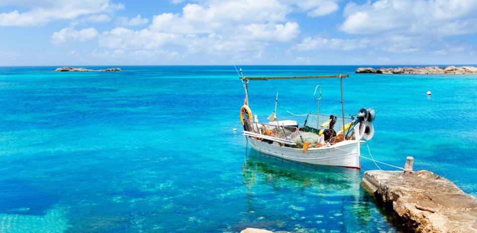 Boat rental and yacht charter | Yachtico.com