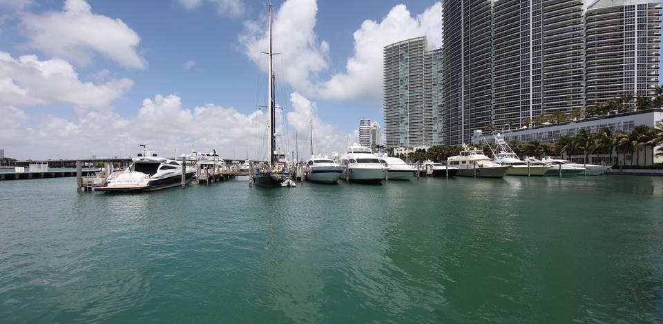 Boat rental and yacht charter | Yachtico.com
