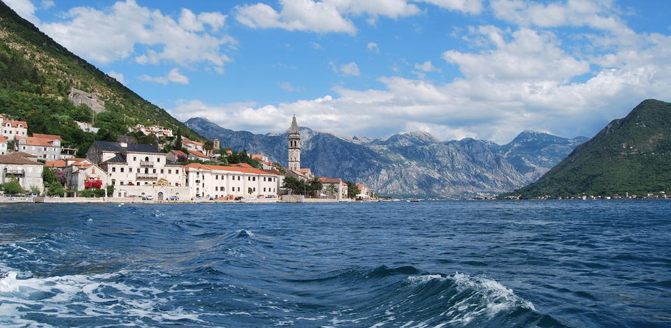 Boat rental and yacht charter | Yachtico.com